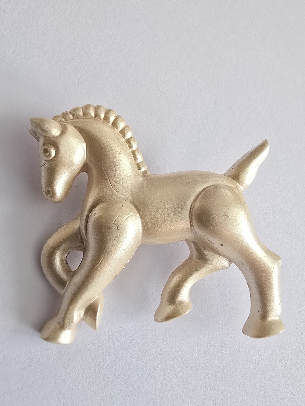 Vintage horse brooch pearlized white earlt plastic pin equestrian pearl pony